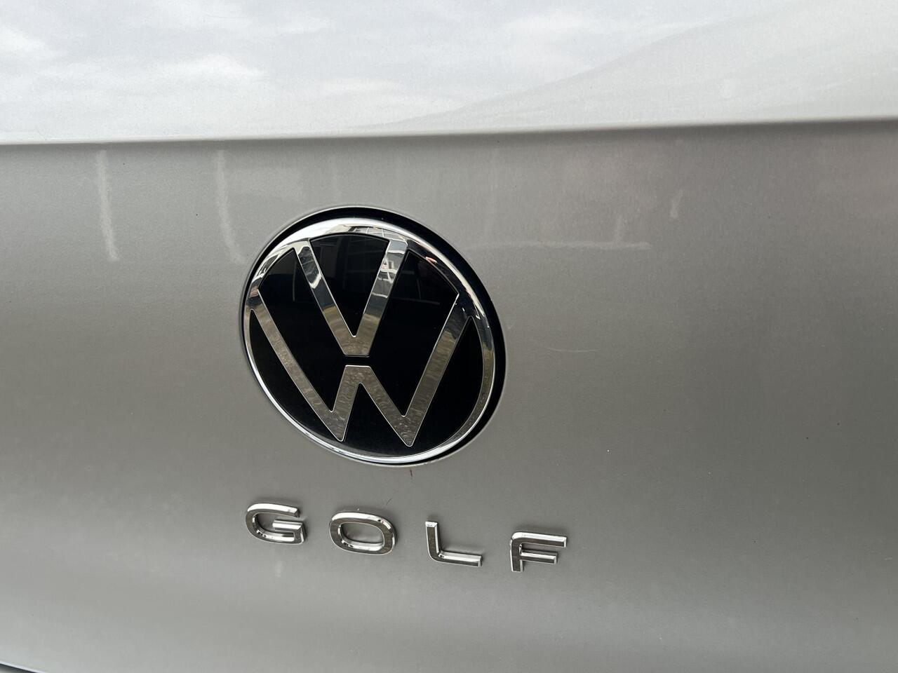 Volkswagen GOLF 1.5 TSI Style GT Stoelverwarming / LED / PDC / 19 inch / Memory stoel
