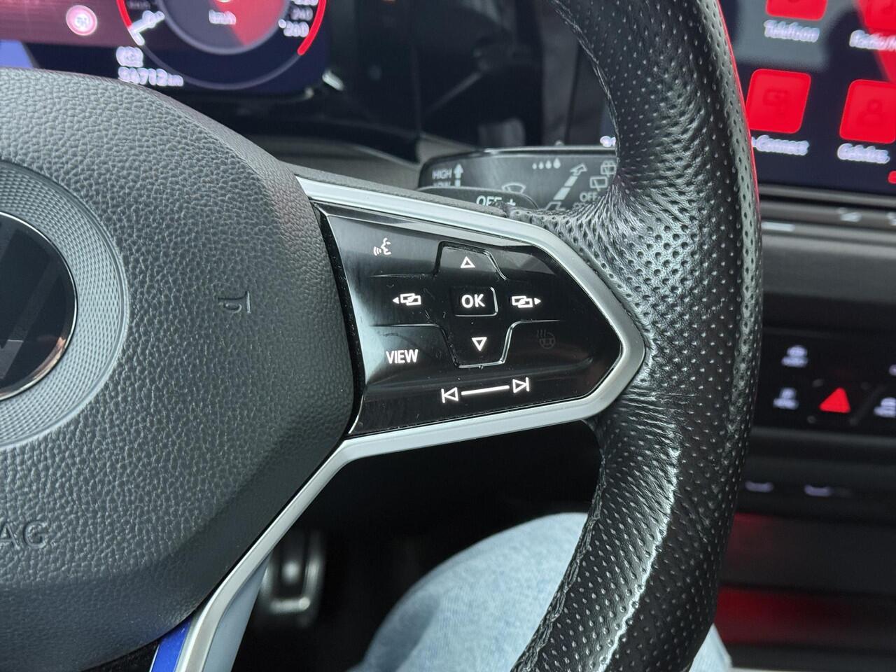 Volkswagen GOLF 1.4 eHybrid GTE | 245 PK | SoH 97% | Climate control | 18" LM velgen | Keyless | Apple Carplay/Android Auto |