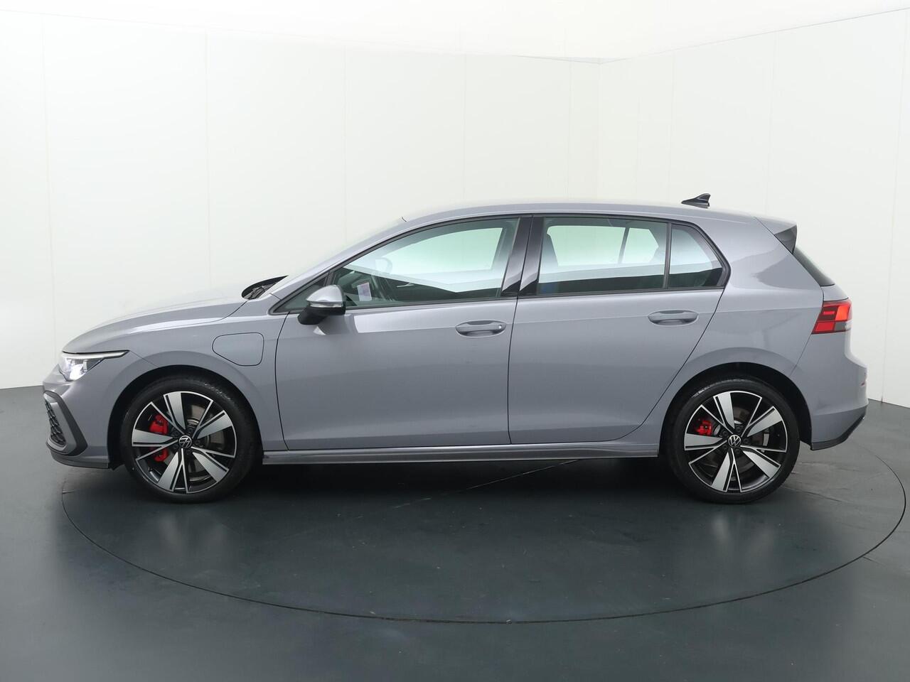 Volkswagen GOLF 1.4 eHybrid GTE | 245 PK | SoH 97% | Climate control | 18" LM velgen | Keyless | Apple Carplay/Android Auto |