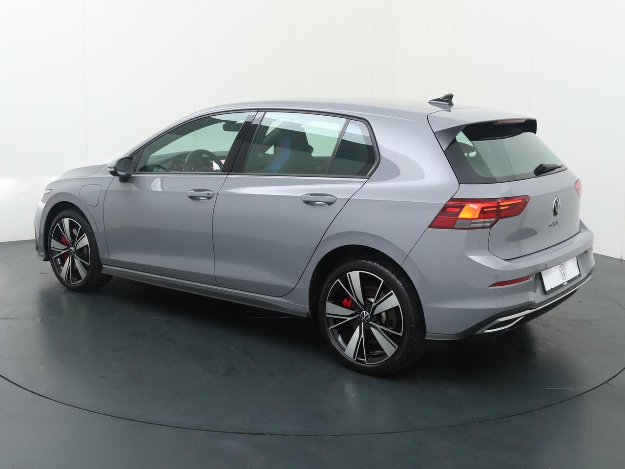 Volkswagen GOLF 1.4 eHybrid GTE | 245 PK | SoH 97% | Climate control | 18" LM velgen | Keyless | Apple Carplay/Android Auto |