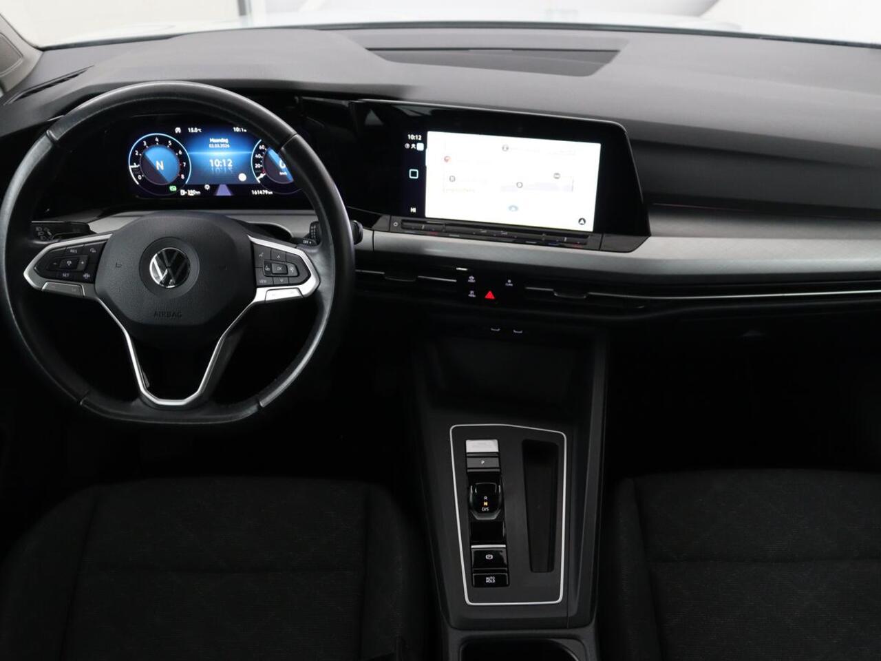 Volkswagen GOLF 1.0 eTSI Life | Carplay | Sfeerverlichting | Adaptive cruise | Navigatie | Parkeerhulp | Full LED | Climate control | Bluetooth