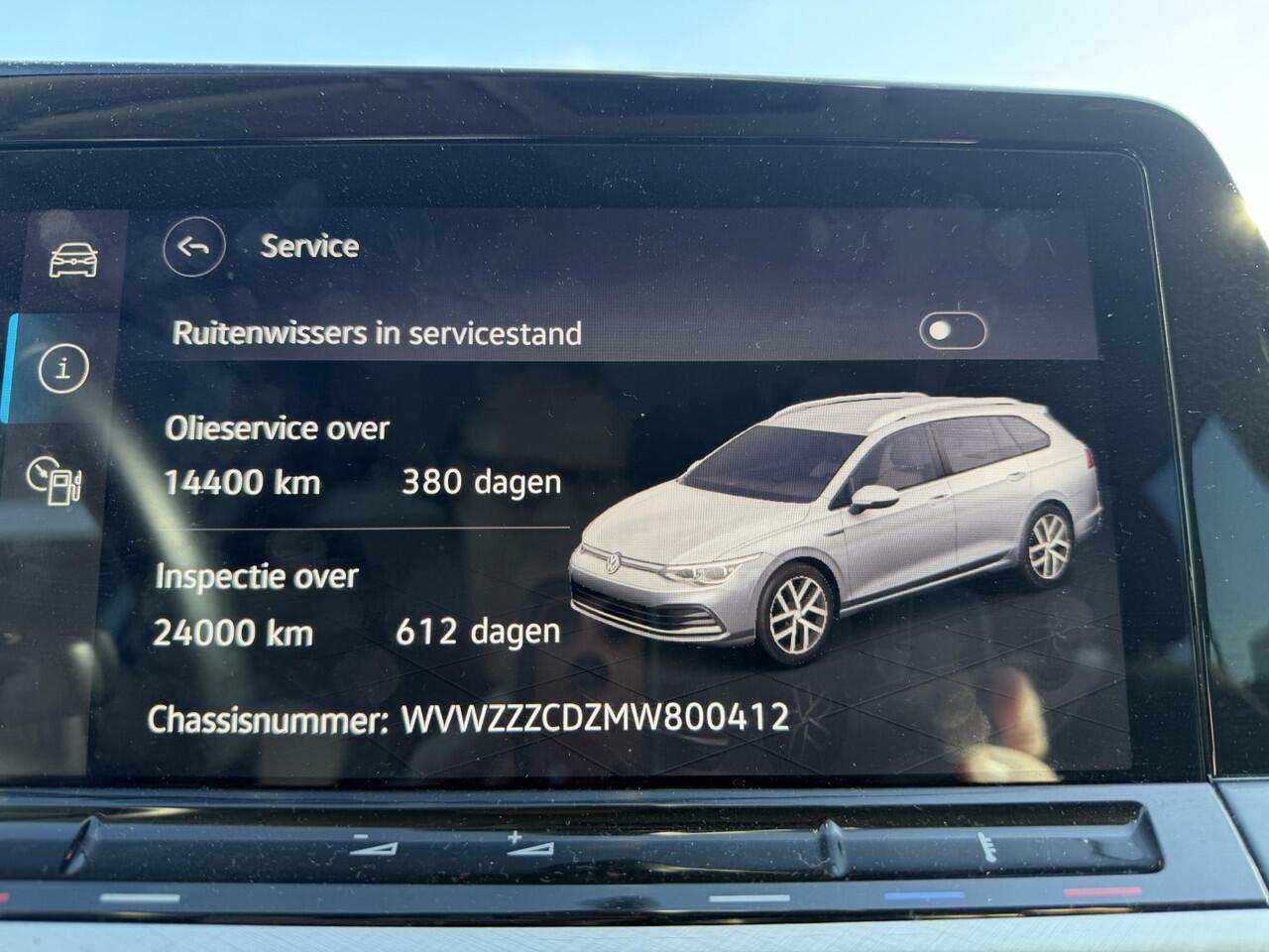 Volkswagen GOLF Variant 1.0 eTSI Life Memory seat, LED, Carplay