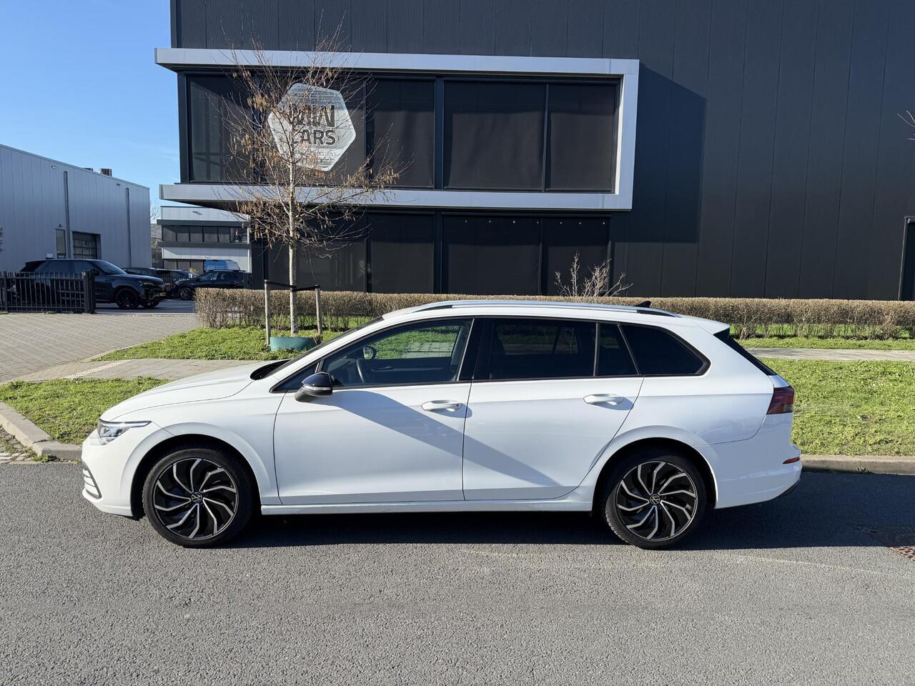 Volkswagen GOLF Variant 1.0 eTSI Life Memory seat, LED, Carplay
