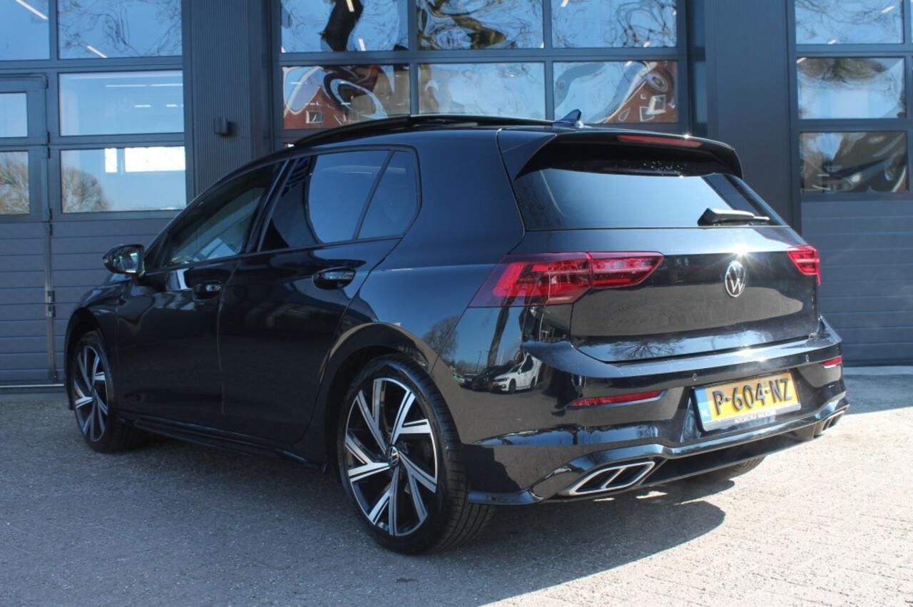 Volkswagen GOLF 1.5 ETSI R-LINE BNS Automaat / Panorama dak / Camera