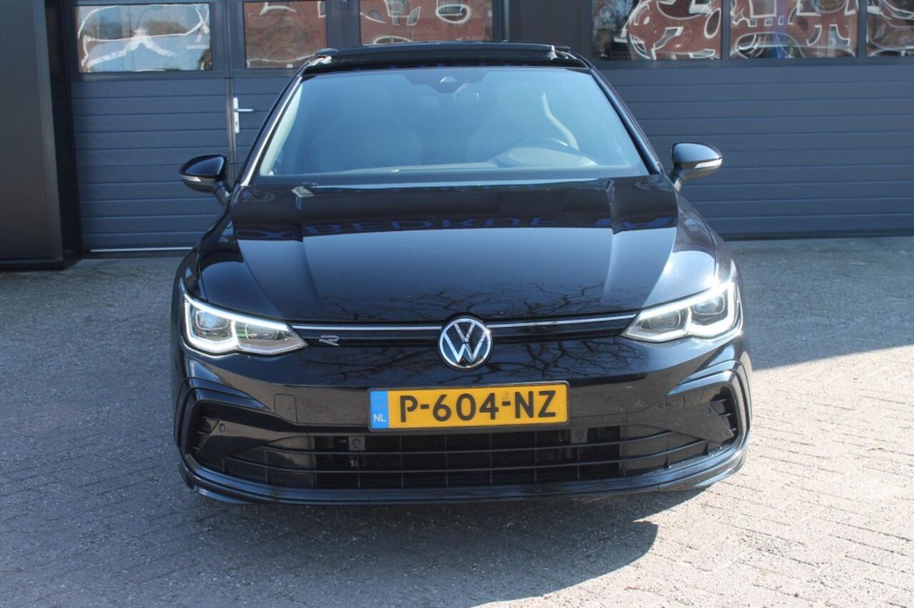 Volkswagen GOLF 1.5 ETSI R-LINE BNS Automaat / Panorama dak / Camera