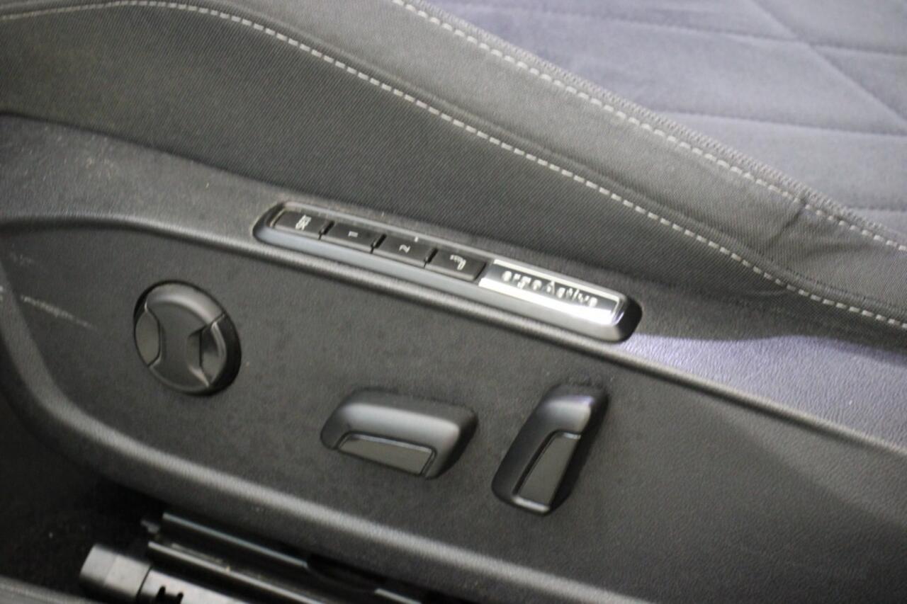 Volkswagen GOLF Variant 1.5 TSI Life Business - Digitaal Cockpit, Carplay, Stoelverw. Afn. Trekhaak