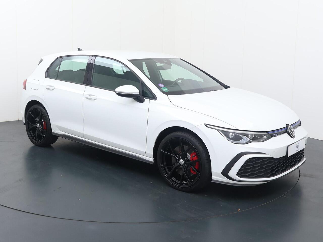 Volkswagen GOLF 1.4 eHybrid GTE | 245 PK | SoH 89% | Climate control | Adaptive cruise control | 18" LM velgen |