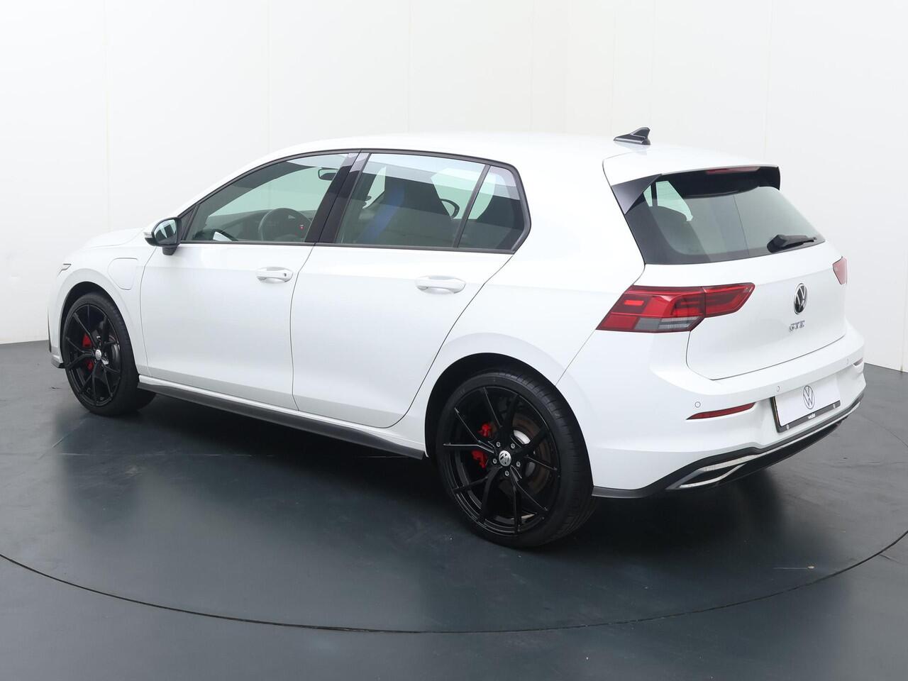 Volkswagen GOLF 1.4 eHybrid GTE | 245 PK | SoH 89% | Climate control | Adaptive cruise control | 18" LM velgen |