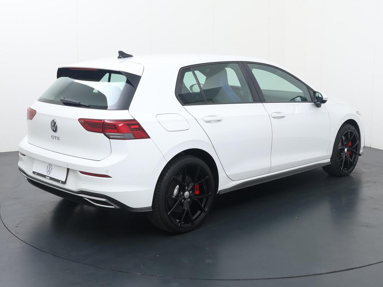 Volkswagen GOLF 1.4 eHybrid GTE | 245 PK | SoH 89% | Climate control | Adaptive cruise control | 18" LM velgen |