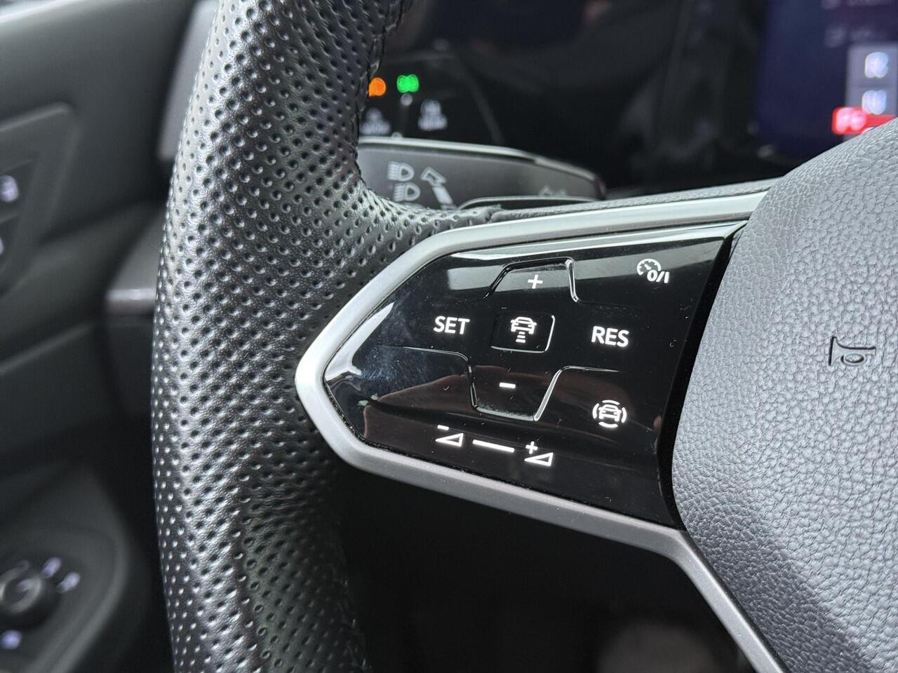 Volkswagen GOLF 1.4 eHybrid GTE | 245 PK | SoH 89% | Climate control | Adaptive cruise control | 18" LM velgen |