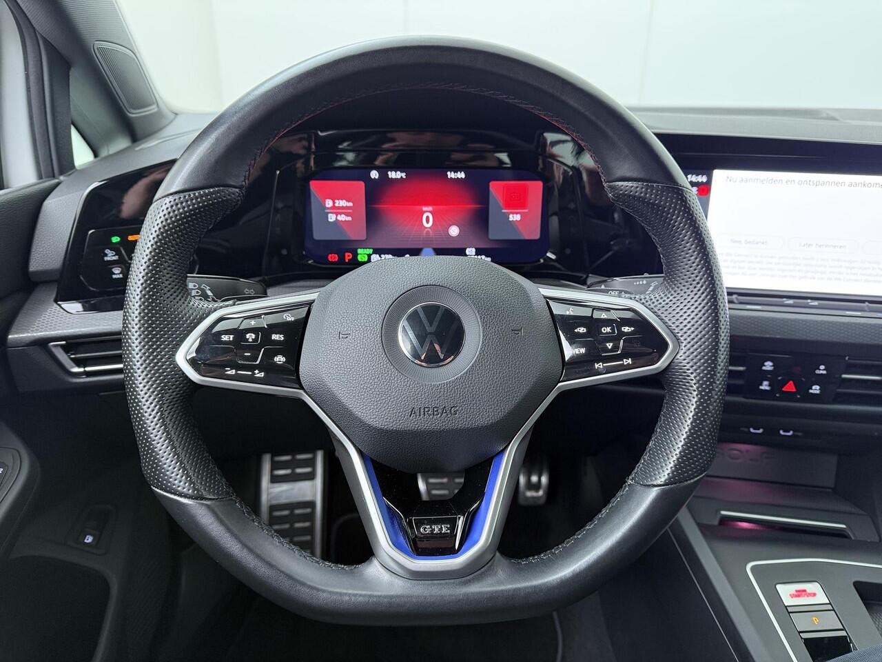 Volkswagen GOLF 1.4 eHybrid GTE | 245 PK | SoH 89% | Climate control | Adaptive cruise control | 18" LM velgen |
