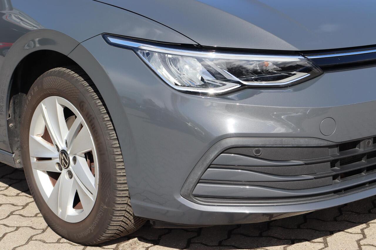 Volkswagen GOLF Variant 1.0 eTSI Life N.A.P. Navigatie, Automaat, Camera, Apple Carplay, Elektrische ramen