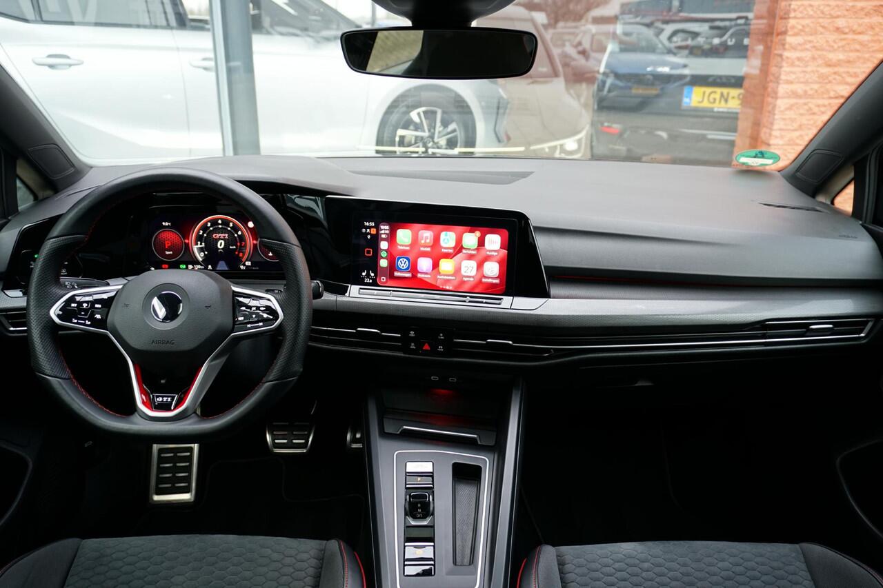 Volkswagen GOLF 2.0 TSI GTI Clubsport 300PK + PANORAMADAK / STUURVERWARMING / 19"