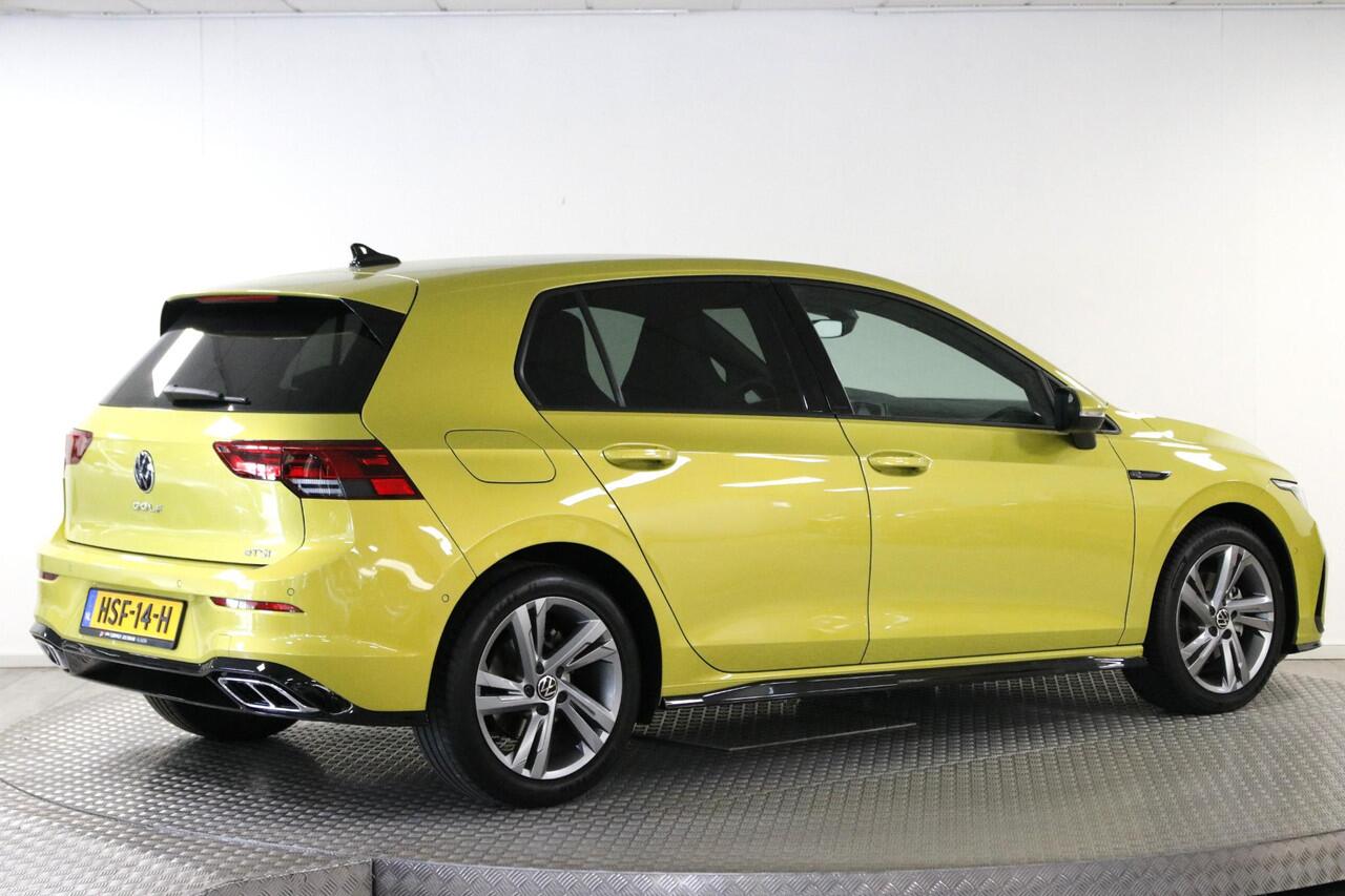 Volkswagen GOLF 1.5 eTSI R-Line Business+ Mild Hybride | Carplay | LED | Sfeerverl | DAB.