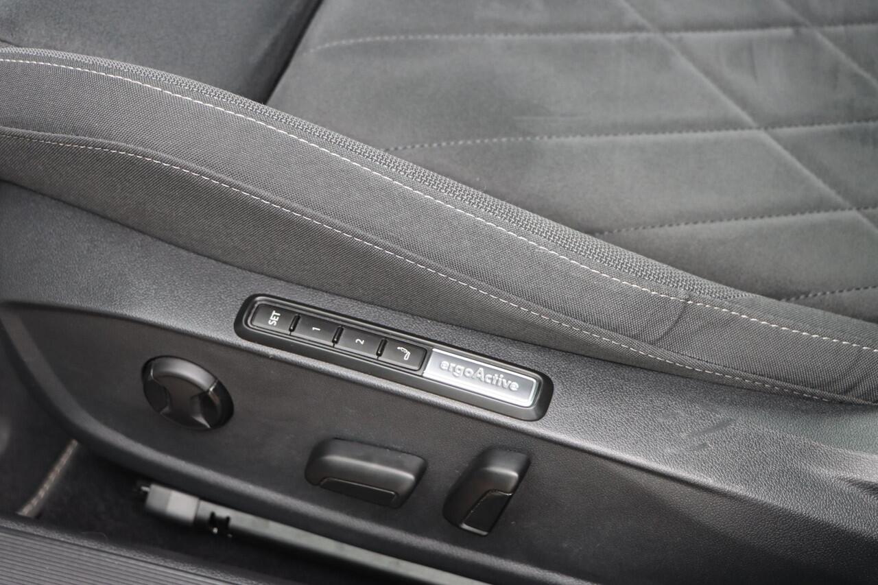 Volkswagen GOLF 1.4 eHybrid Style 204pk DSG6