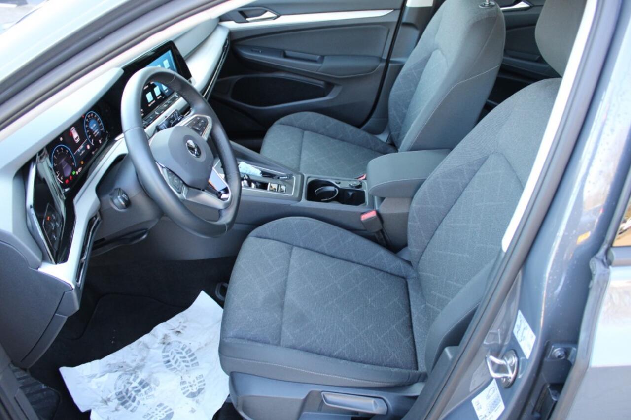 Volkswagen GOLF 1.5 TSI LIFE Bus. Autom. Navi+ Climate DAB Apple Car Trekhaak hydr.