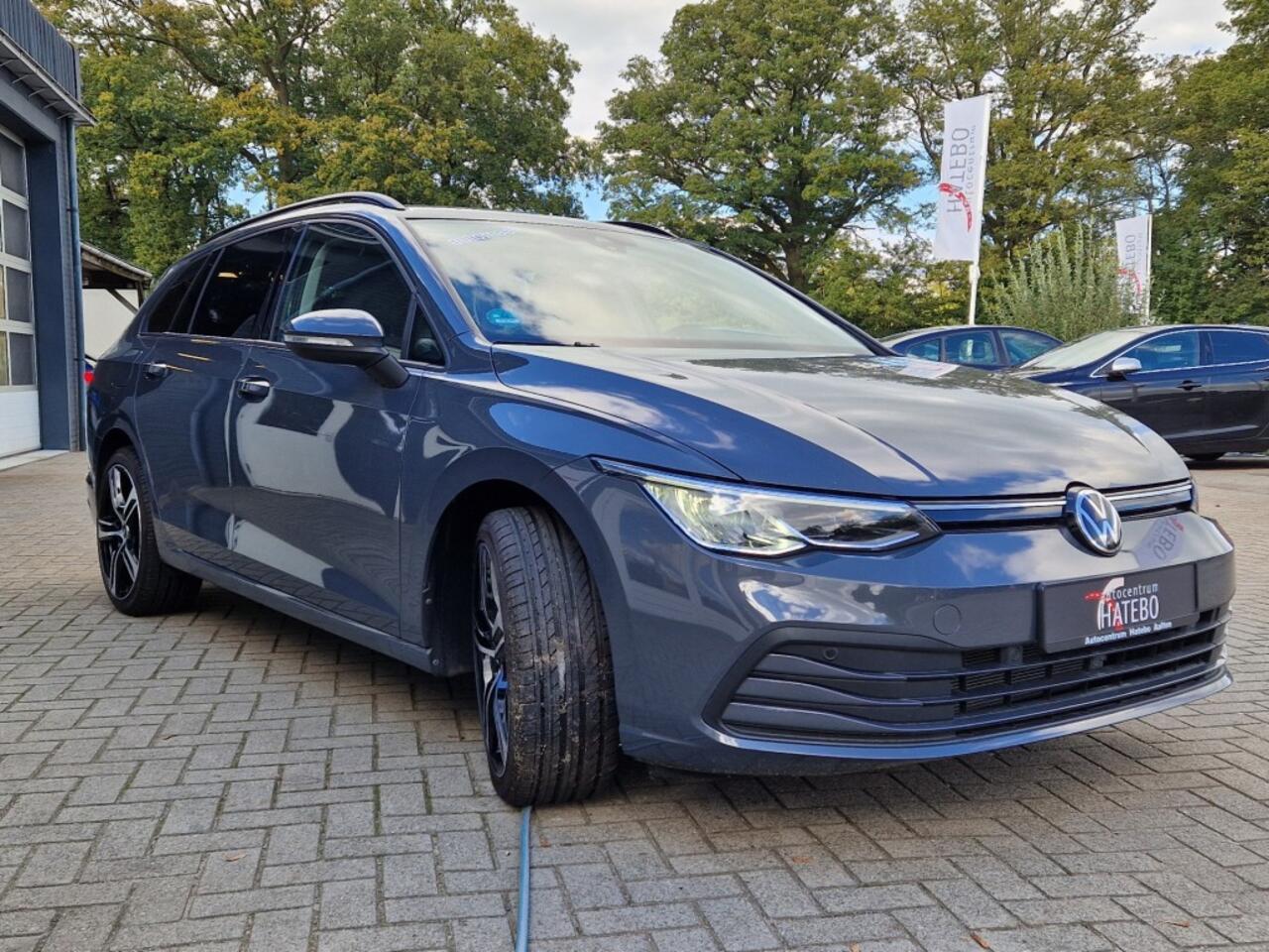 Volkswagen GOLF 1.5 TSI LIFE Bus. Autom. Navi+ Climate DAB Apple Car Trekhaak hydr.