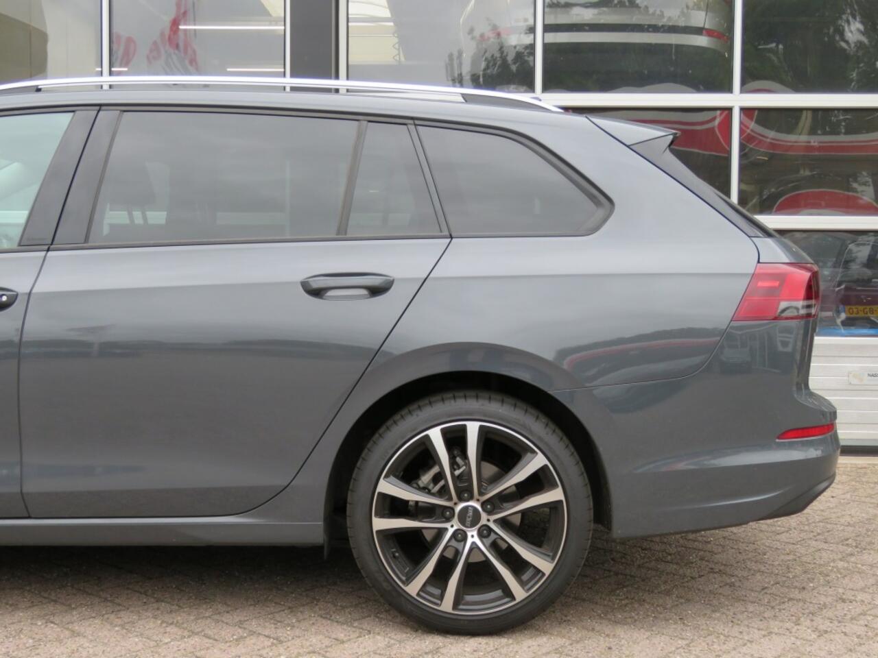 Volkswagen GOLF 1.0 eTSI Life DSG-aut. / Led / 18 Inch / Sportstoelen / Stoel en stuurwielverw. / BOVAG garantie