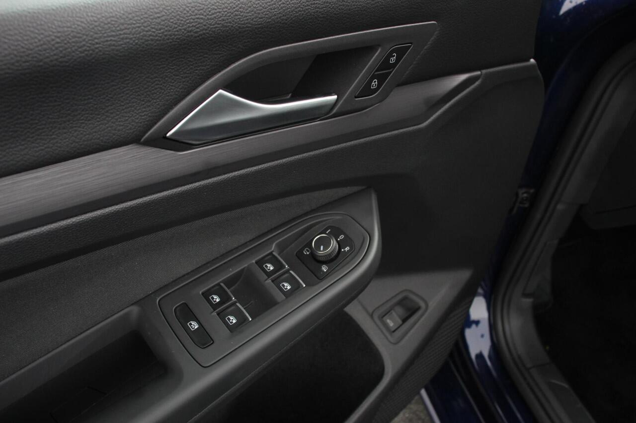 Volkswagen GOLF Variant 1.5 eTSI 150pk DSG Style | Navigatie | Apple Carplay/Android Auto | Climate Control | Camera | Parkeersensoren | Park Assist | Adaptive Cruise control | Wegklapbare trekhaak | Stoel- en stuurverwarming | Climatronic | Virtual Cockpit