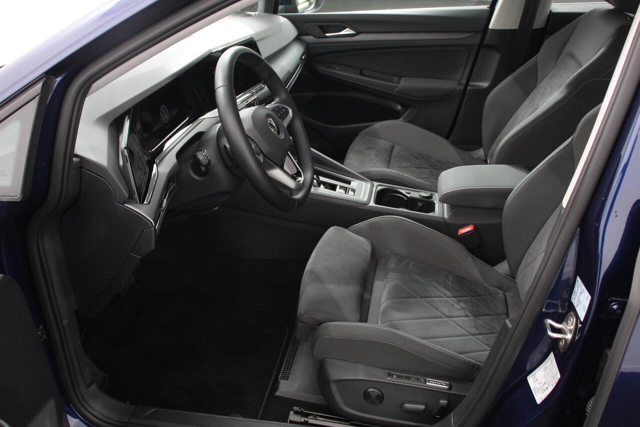 Volkswagen GOLF Variant 1.5 eTSI 150pk DSG Style | Navigatie | Apple Carplay/Android Auto | Climate Control | Camera | Parkeersensoren | Park Assist | Adaptive Cruise control | Wegklapbare trekhaak | Stoel- en stuurverwarming | Climatronic | Virtual Cockpit