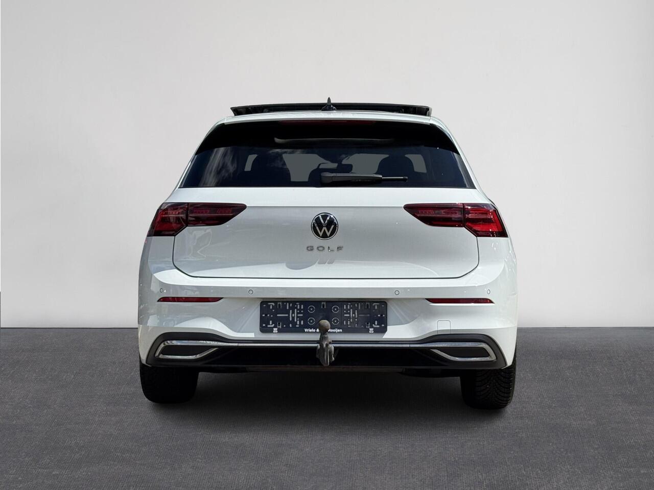 Volkswagen GOLF 2.0 TDI Active Automaat | Trekhaak elektrisch | Pano | IQ Light | Digitaal Dashboard | HUD | Clima | 16"LMV | Camera ( Vestiging - Nieuwegein )
