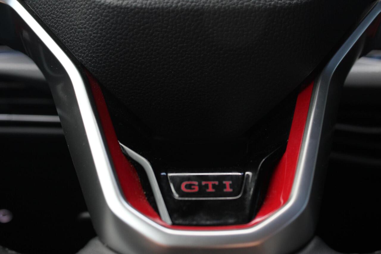 Volkswagen GOLF 2.0 TSI GTI / SCHUIFDAK / LED V + A / HARMAN KARDON