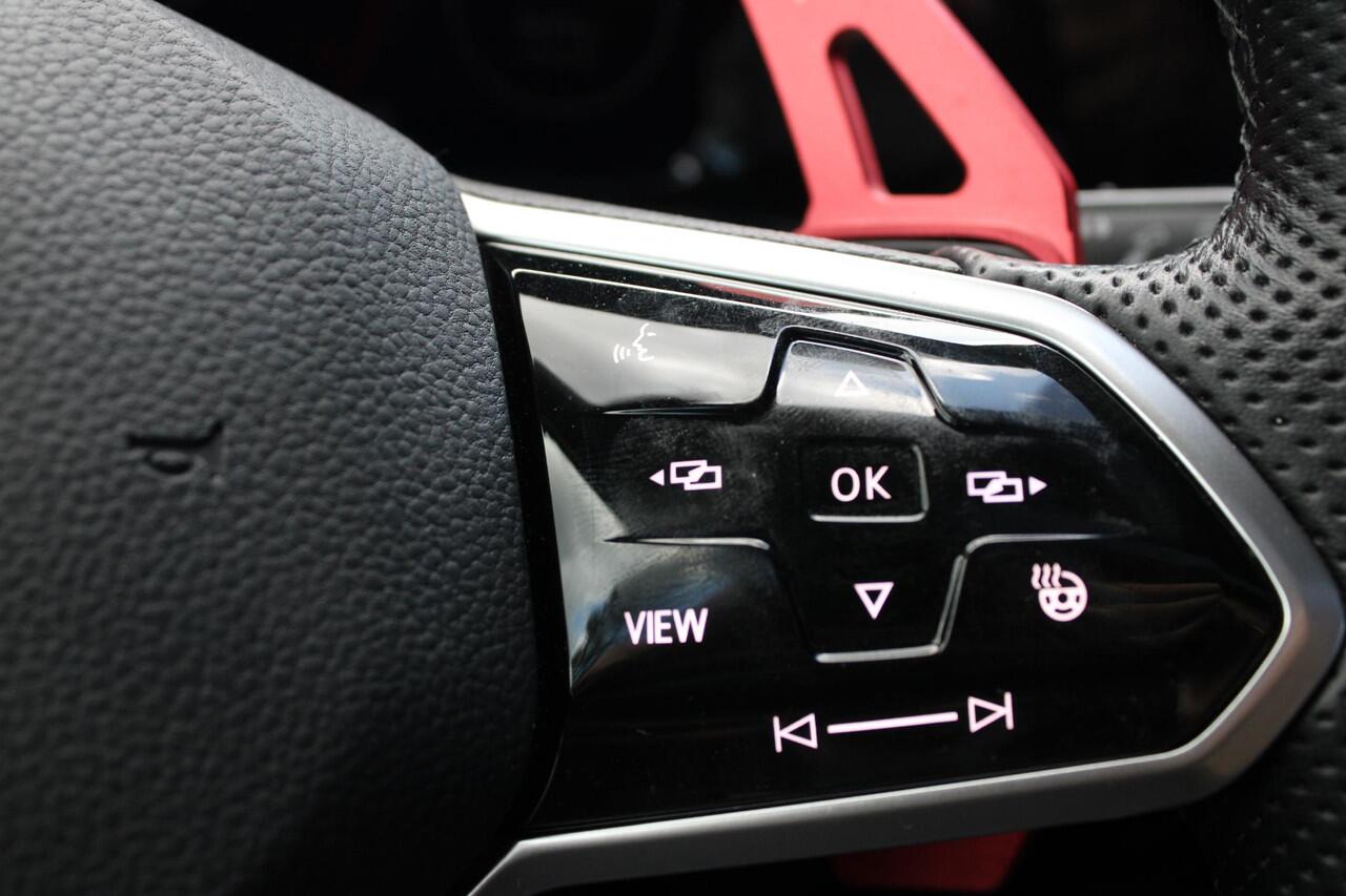 Volkswagen GOLF 2.0 TSI GTI / SCHUIFDAK / LED V + A / HARMAN KARDON