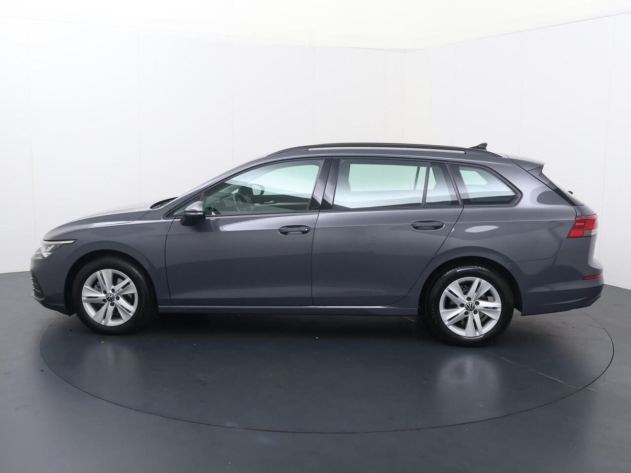 Volkswagen GOLF Variant 1.0 TSI Life | 110 PK | Achteruitrijcamera | Navigatiesysteem | Adaptive cruise control |