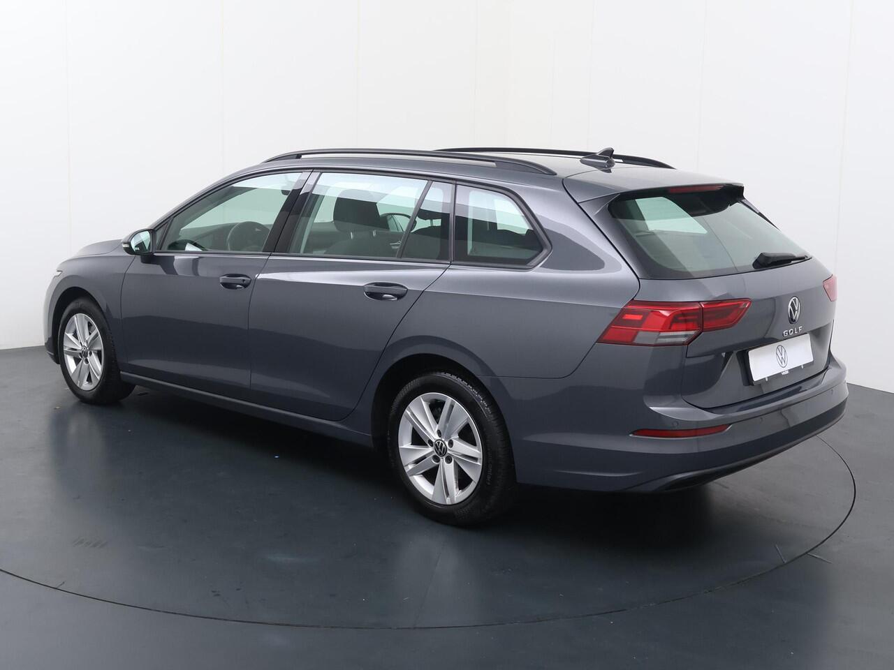 Volkswagen GOLF Variant 1.0 TSI Life | 110 PK | Achteruitrijcamera | Navigatiesysteem | Adaptive cruise control |