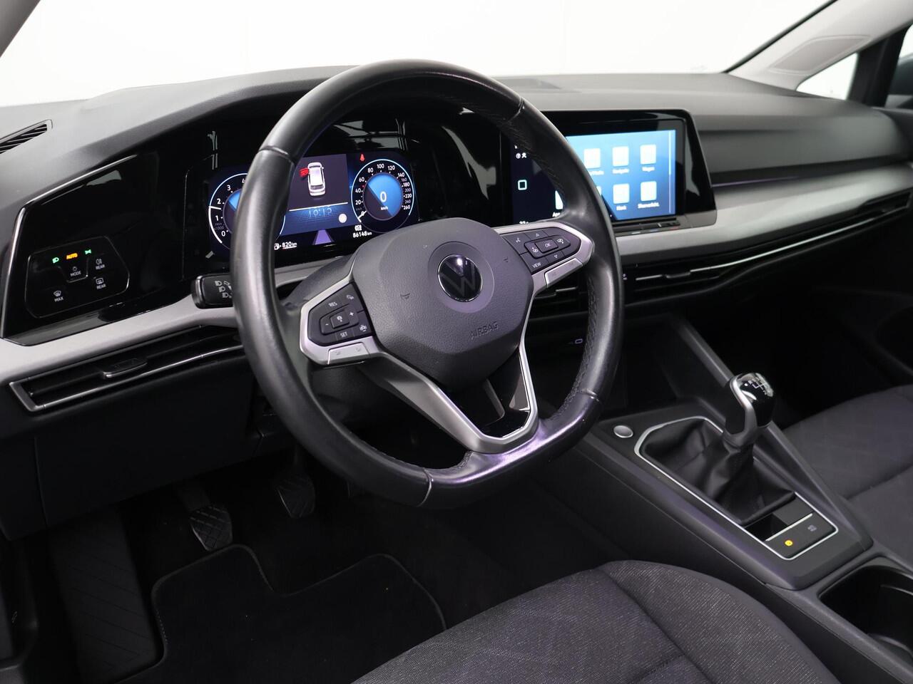 Volkswagen GOLF Variant 1.0 TSI Life | 110 PK | Achteruitrijcamera | Navigatiesysteem | Adaptive cruise control |