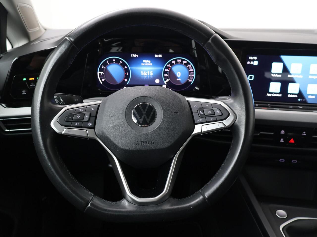 Volkswagen GOLF Variant 1.0 TSI Life | 110 PK | Achteruitrijcamera | Navigatiesysteem | Adaptive cruise control |