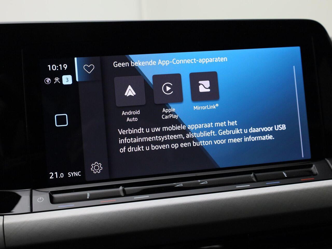 Volkswagen GOLF 1.0TSI/110PK Life · Navigatie · Camera + Parkeersensoren · Apple/Android Carplay