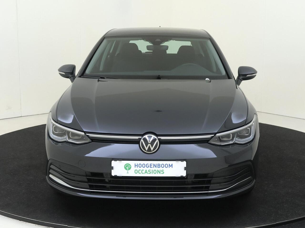 Volkswagen GOLF 1.4 eHybrid Style | Trekhaak | Navigatie | Adaptieve cruise control | Parkeersensoren | 3-zone airco | Elektrisch verstelbare bestuurdersstoel met geheugen | CarPlay |