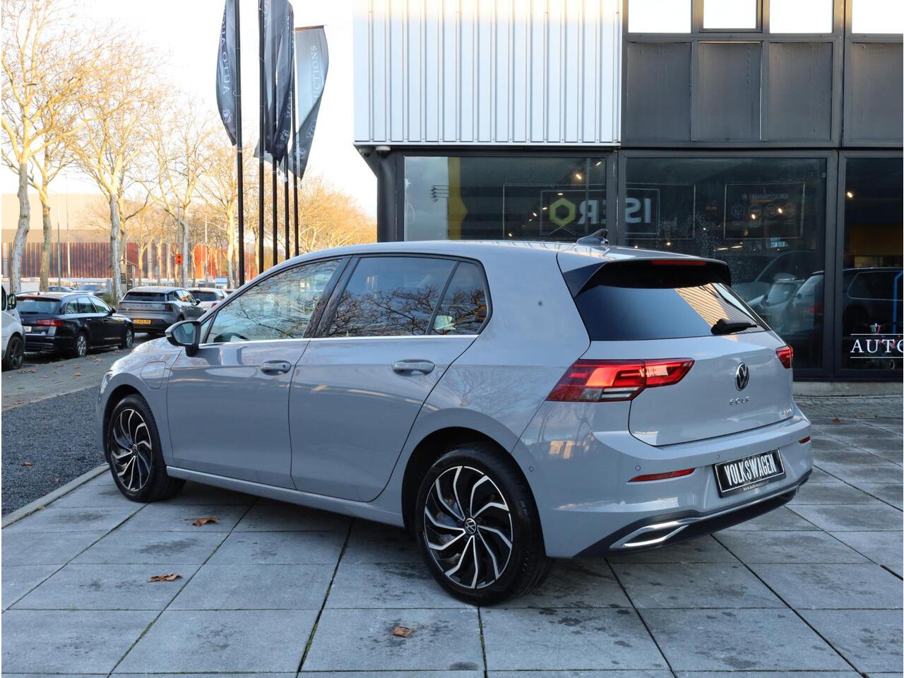 Volkswagen GOLF 1.4 eHybrid PHEV 204PK | Keyless | Camera | Memory | Massage | Adaptive Cruise | Getint Glas |