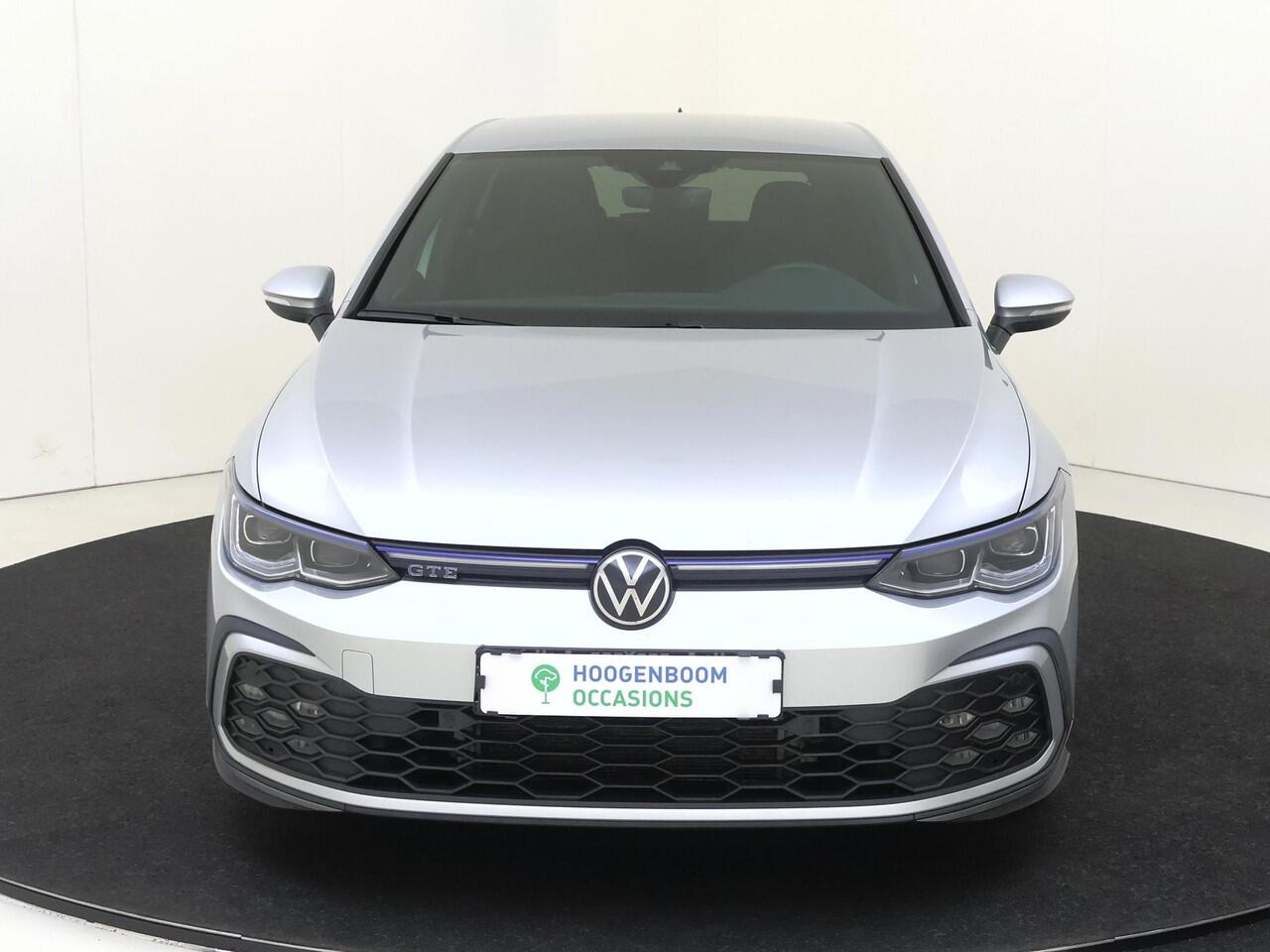 Volkswagen GOLF 1.4 eHybrid GTE | Trekhaak | Dodehoek detectie | Stoel- en stuurwielverwarming | Achteruitrijcamera | Adaptieve cruise control | CarPlay | Full LED verlichting | 3-zone airco |