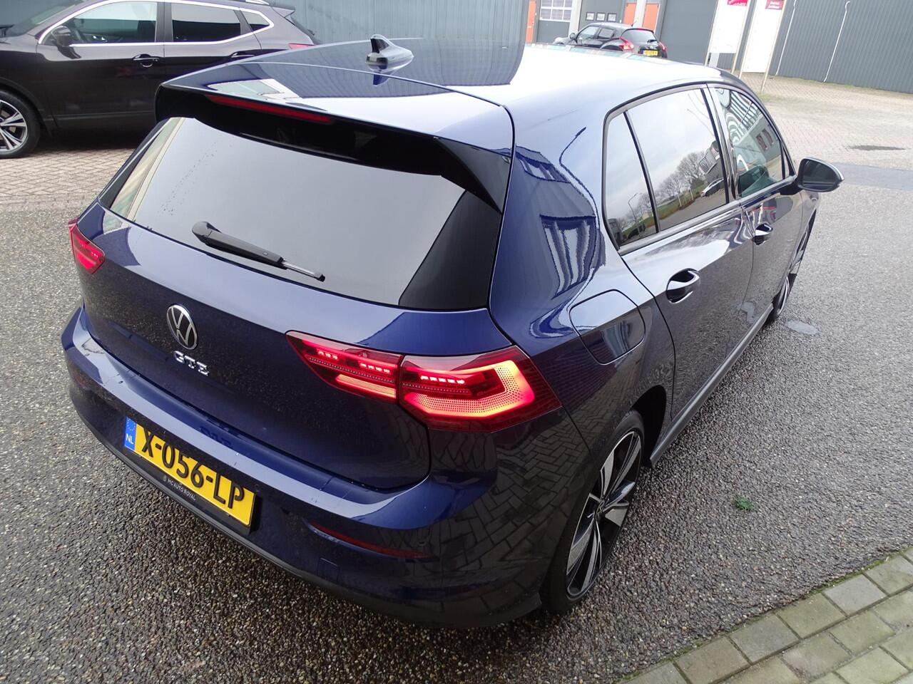 Volkswagen GOLF 1.4 eHybrid GTE FULL LED PAKKET | WINTER PAKKET | R-LINE | NAVIAGTIE | ACHTERUIT RIJ CAMERA | AFNEEMBARE TREKHAAK | SFEER VERLICHTING |