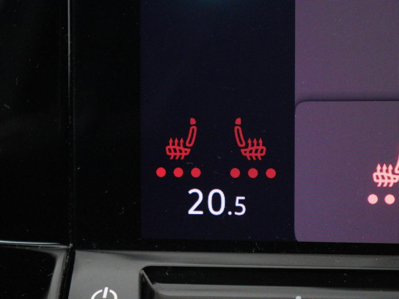 Volkswagen GOLF 1.5 eTSI R-Line | Stoel & stuurverwarming | Camera | Sportstoelen | Sfeerverlichting | Digital Cockpit | Carplay | Adaptive cruise | Full LED