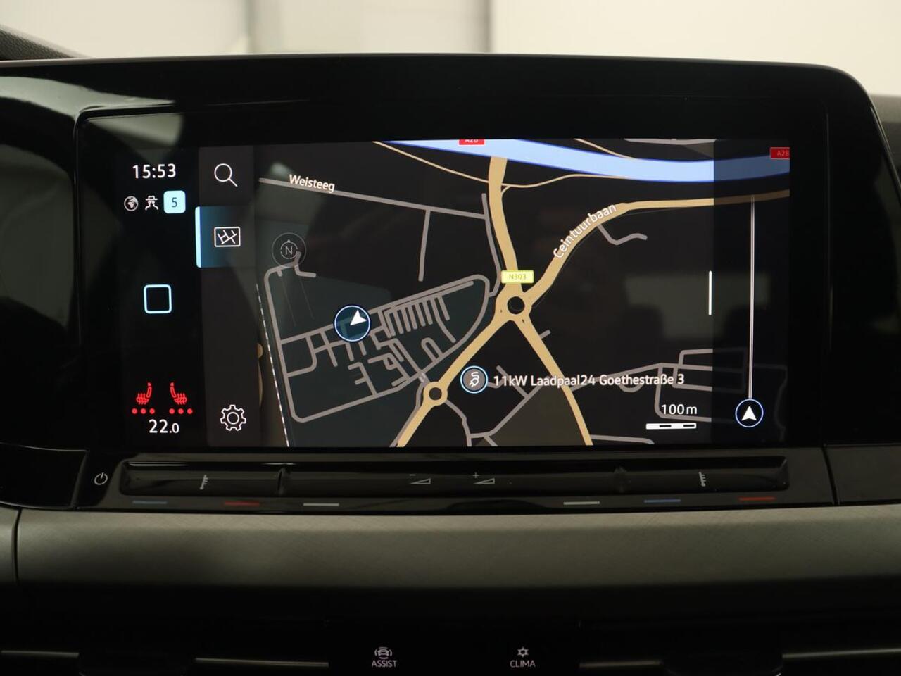 Volkswagen GOLF 1.5 eTSI Life | Stoelverwarming | Carplay | Massage | Adaptive cruise | Navigatie | Sfeerverlichting | Parkeerhulp | Full LED | Memory