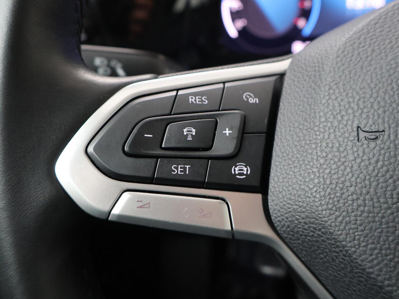 Volkswagen GOLF 1.0 TSI Life | 110 PK | Navigatiesysteem | Adaptive cruise control | LED verlichting |