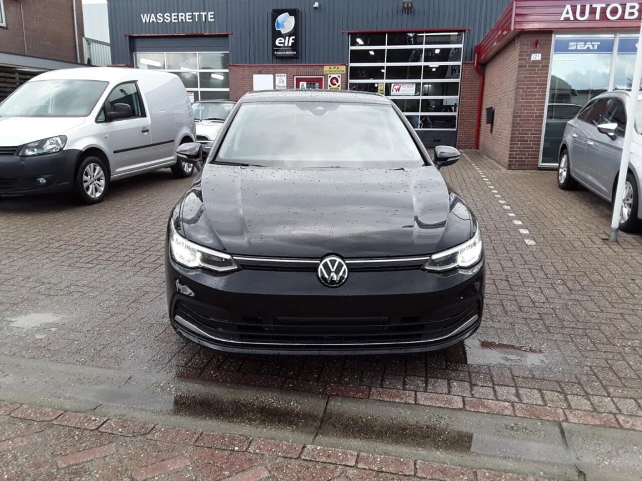 Volkswagen GOLF 1.5 eTSI DSG ACTIVE / NAVI / LED / ACC
