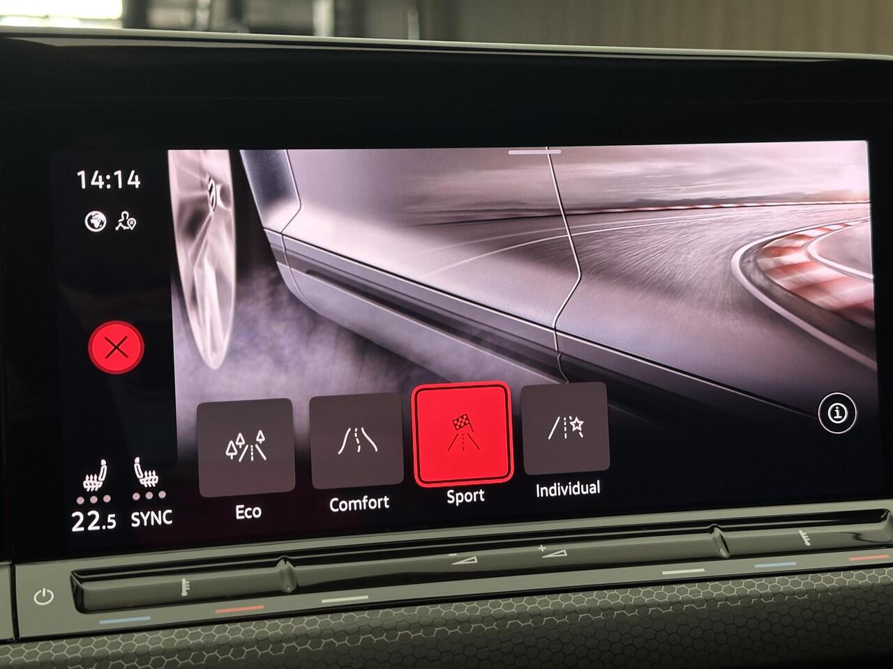 Volkswagen GOLF 2.0 TSI GTI 45 Jahre Akrapovic Panorama Camera IQ