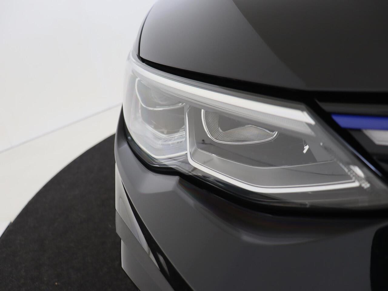 Volkswagen GOLF 1.4 eHybrid GTE | Achteruitrijcamera | 3-zone airco | Adaptieve cruise control | LED Plus verlichting | Stoel- en stuurwielverwarming | CarPlay | Navigatie |