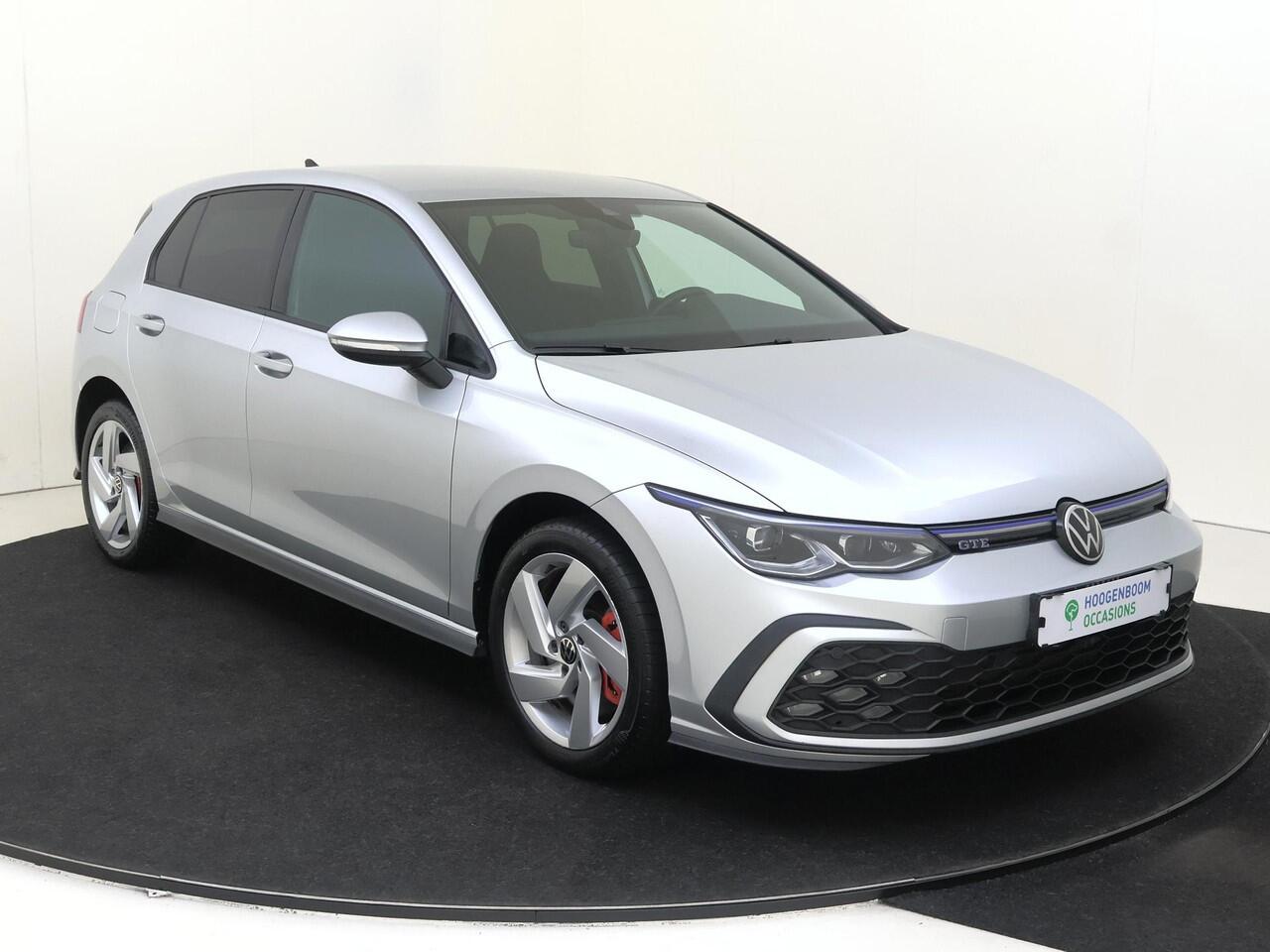 Volkswagen GOLF 1.4 eHybrid GTE | Trekhaak | Dodehoek detectie | Stoel- en stuurwielverwarming | Achteruitrijcamera | Adaptieve cruise control | CarPlay | Full LED verlichting | 3-zone airco |