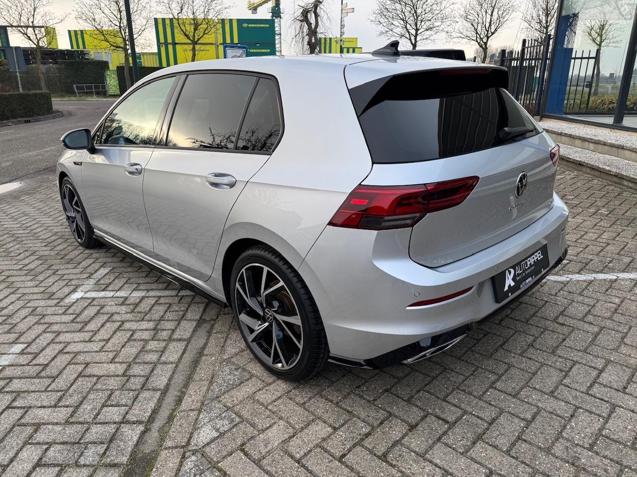 Volkswagen GOLF 1.5 eTSI R-Line 150pk | DSG | 17"LMV | ACC | LED | Camera | 1e Eig. | Mooi!