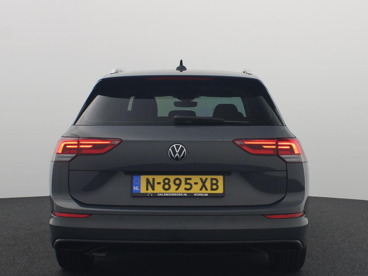 Volkswagen GOLF Variant 1.5 eTSI Life Business AUTOMAAT / TREKHAAK / FULL LED / CARPLAY / STOELVERW / STUURVERW / NAVI / ACC / NL-AUTO