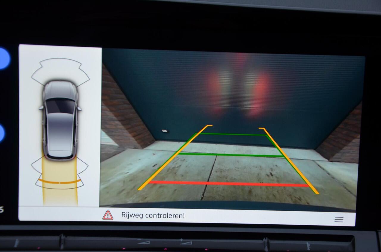 Volkswagen GOLF 1.0 eTSI Life Automaat/Navi/Pdc/Ecc/Panoramadak/Apple Carplay/Android Auto/Cr-Controle/Privacy-Glass/18-Inch-Lmv/virtueel dashboard