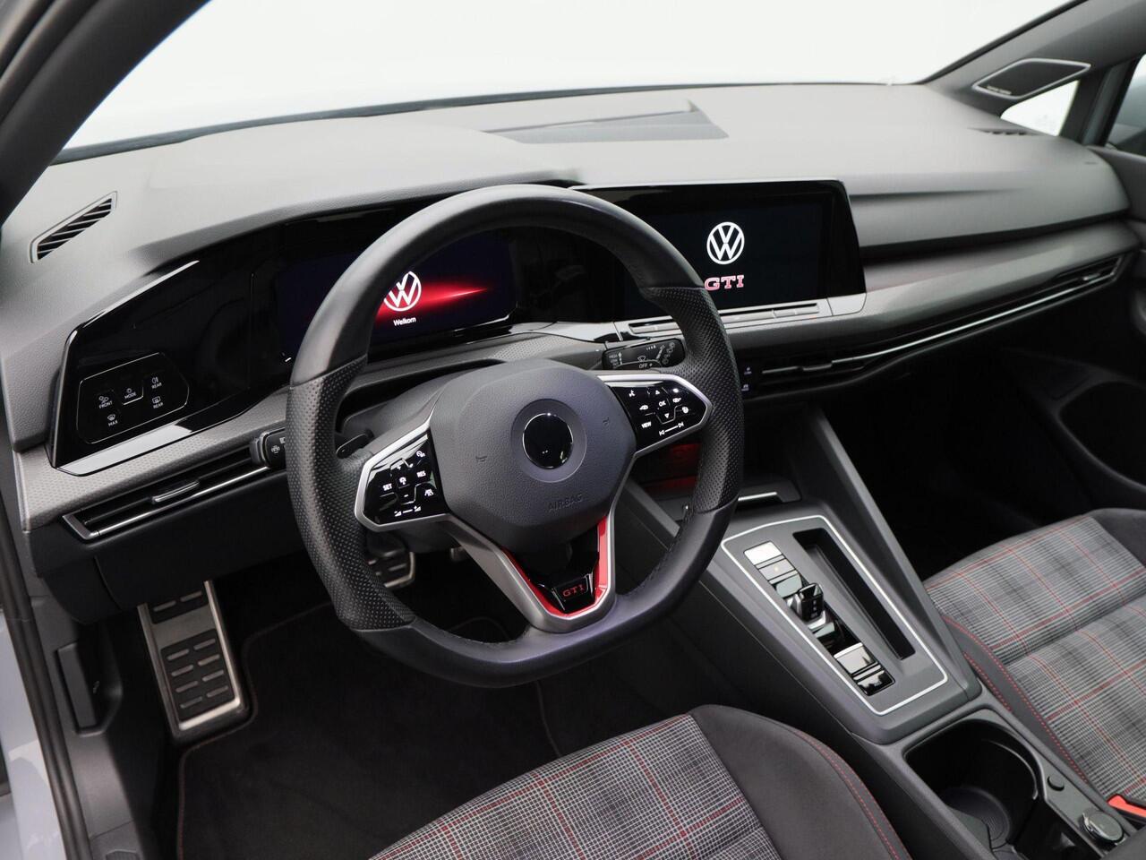 Volkswagen GOLF 2.0 TSi GTi 245 Pk Automaat | Harman Kardon | Virtual Cockpit | Adaptive Cruise | Achteruitrijcamera | Stoel- en Stuurverwarming| LED | 19 Inch | 53.366 Km