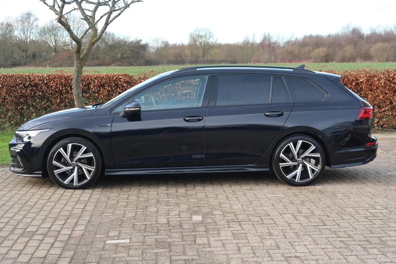 Volkswagen GOLF Variant 1.5 eTSI R-Line Business+ PANO TREKHAAK