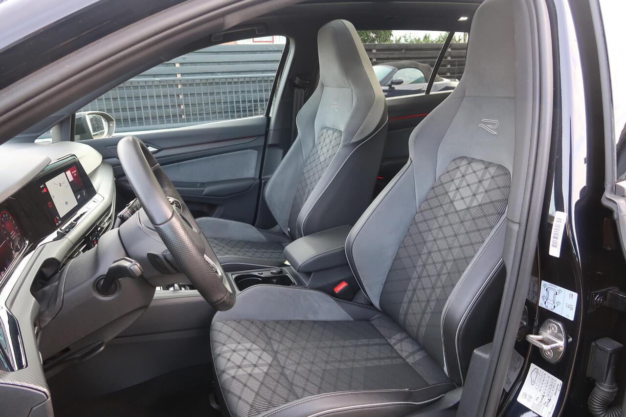 Volkswagen GOLF Variant 1.5 eTSI R-Line Business+ PANO TREKHAAK