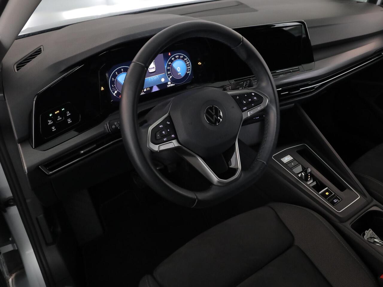 Volkswagen GOLF 1.5 eTSI Style 130 PK DSG (Automaat) | Navigatie | Stoel- en stuurverwarming | keyless entry | Parkeer camera | Standkachel |